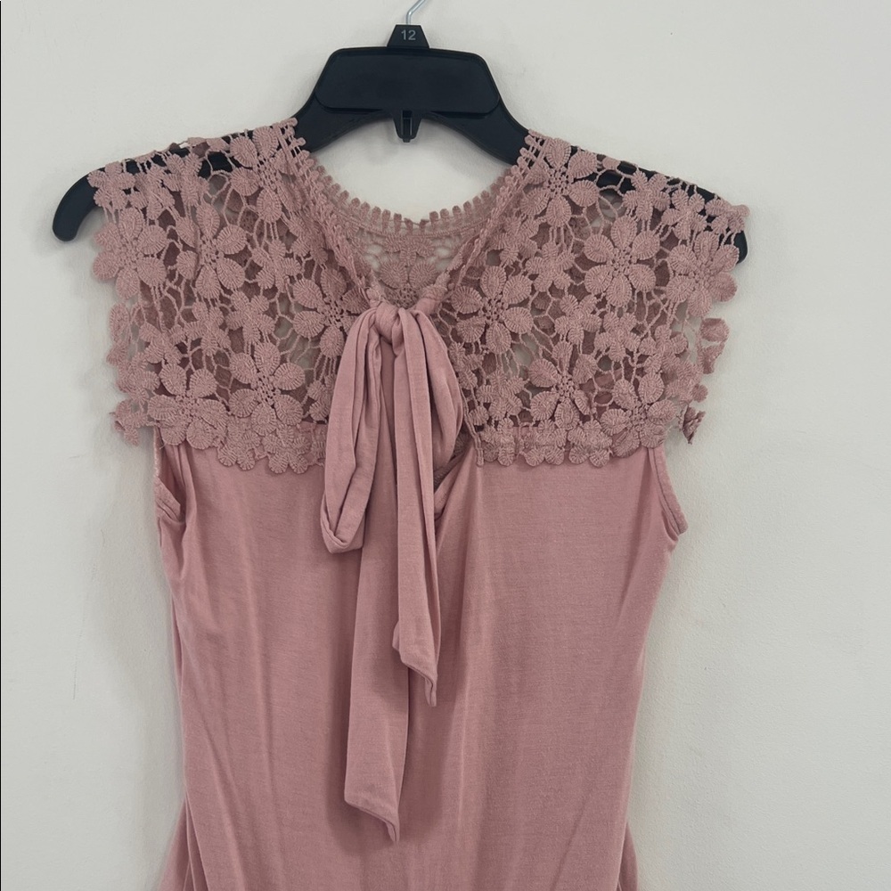 Chic Mauve Lace Bodysuit - Picture 3 of 7